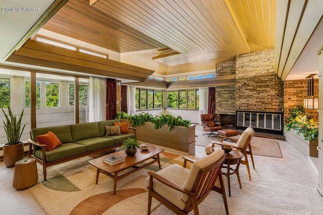 6725 Brook ROAD, Franksville, WI 53126