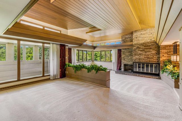 6725 Brook ROAD, Franksville, WI 53126
