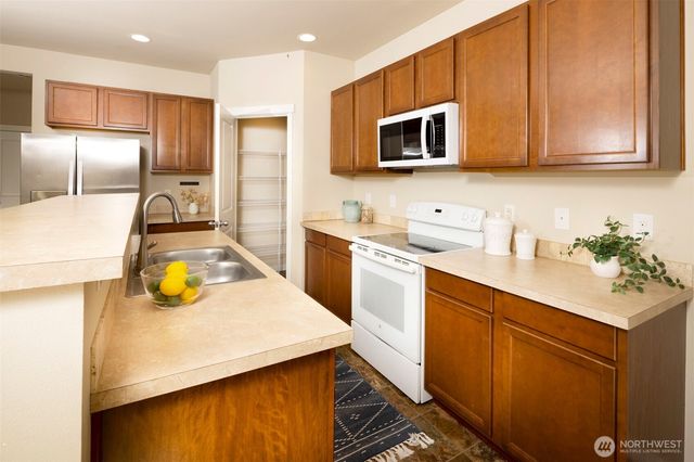 19601 Rosebud Place NE, Poulsbo, WA 98370