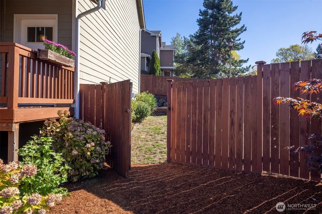 19601 Rosebud Place NE, Poulsbo, WA 98370