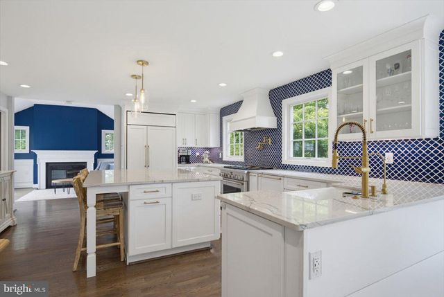 2 LONE ACRE RD, Wilmington, DE 19803