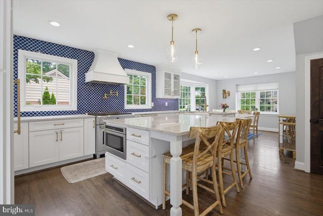 2 LONE ACRE RD, Wilmington, DE 19803