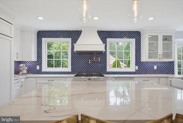 2 LONE ACRE RD, Wilmington, DE 19803