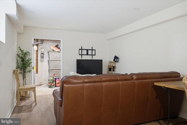 2 LONE ACRE RD, Wilmington, DE 19803
