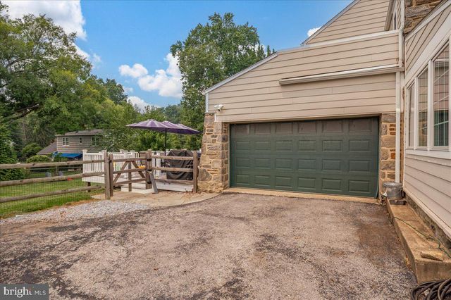 2 LONE ACRE RD, Wilmington, DE 19803