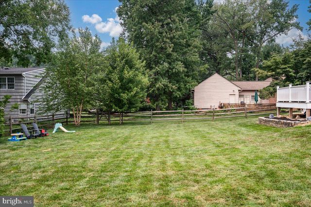 2 LONE ACRE RD, Wilmington, DE 19803