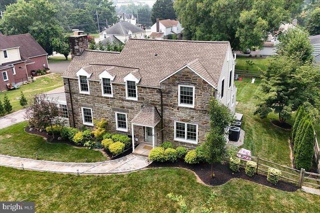 2 LONE ACRE RD, Wilmington, DE 19803