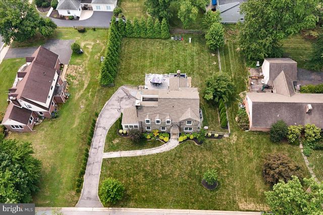 2 LONE ACRE RD, Wilmington, DE 19803