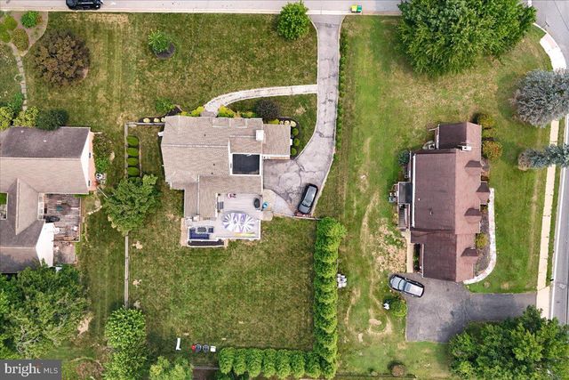 2 LONE ACRE RD, Wilmington, DE 19803