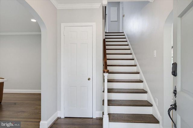2 LONE ACRE RD, Wilmington, DE 19803