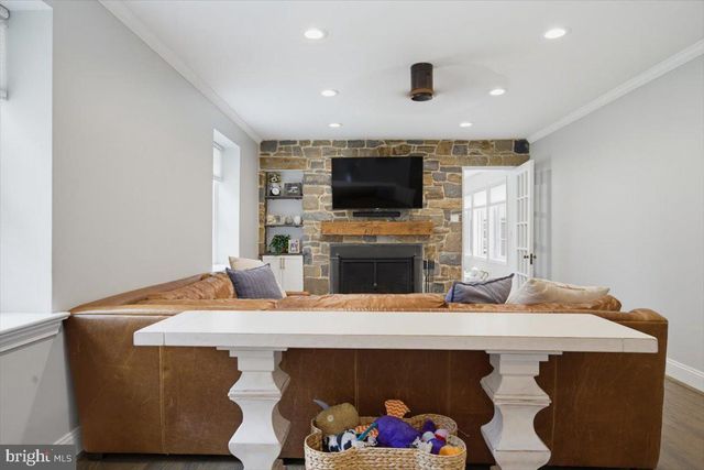 2 LONE ACRE RD, Wilmington, DE 19803