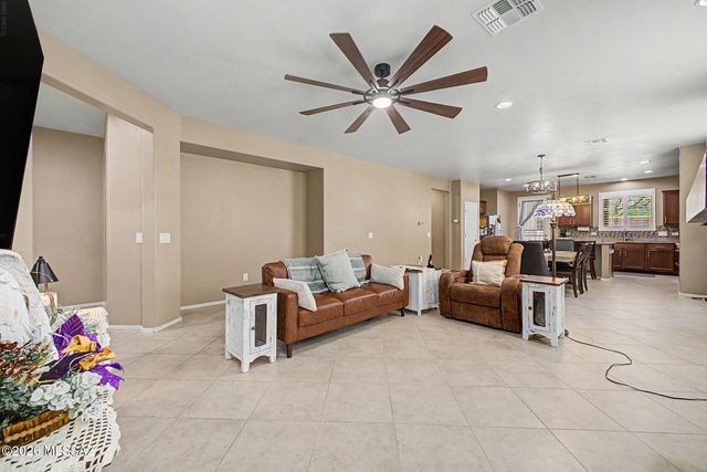 12986 N Westminster Drive, Tucson, AZ 85755