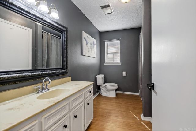 1 Whippoorwill, Sheridan, AR 72150