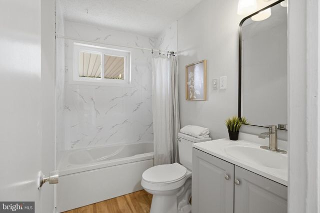 8302 BERKFIELD RD, Baltimore, MD 21237