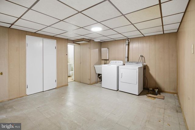 8302 BERKFIELD RD, Baltimore, MD 21237