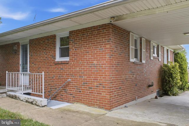 8302 BERKFIELD RD, Baltimore, MD 21237
