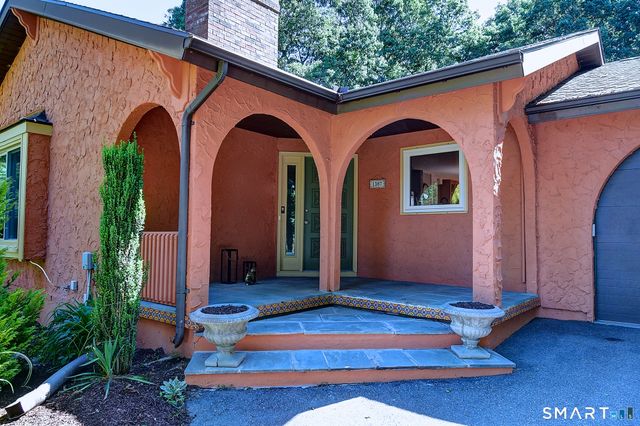 1387 New London Turnpike, Glastonbury, CT 06033