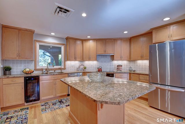 1387 New London Turnpike, Glastonbury, CT 06033