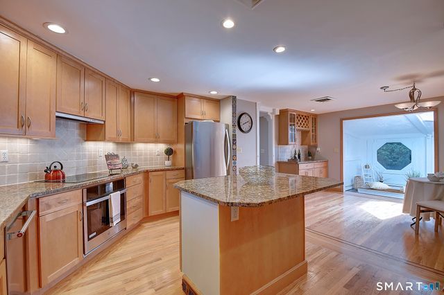 1387 New London Turnpike, Glastonbury, CT 06033