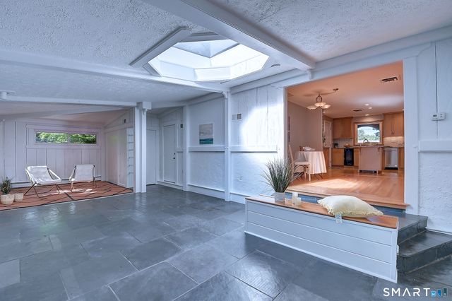 1387 New London Turnpike, Glastonbury, CT 06033
