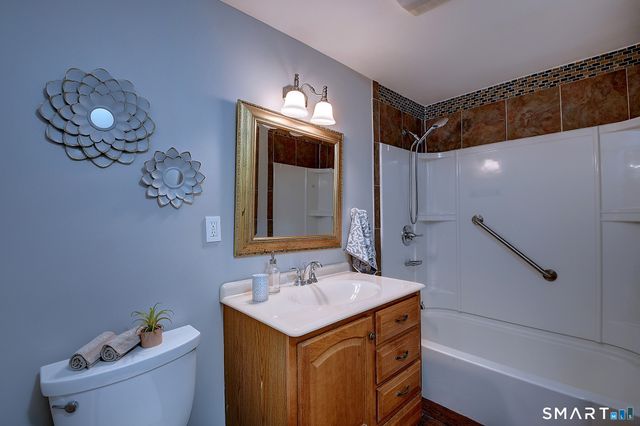 1387 New London Turnpike, Glastonbury, CT 06033