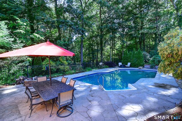 1387 New London Turnpike, Glastonbury, CT 06033