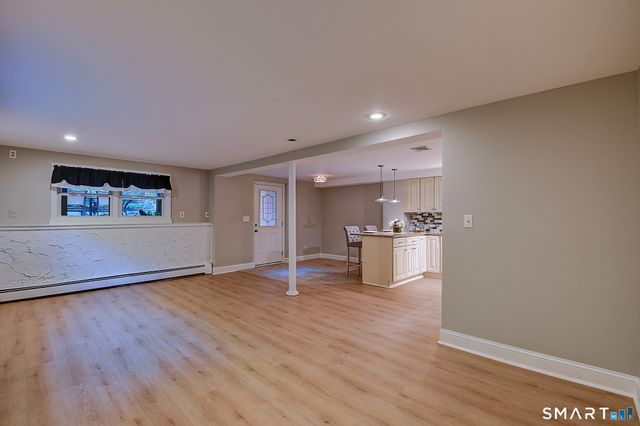 1387 New London Turnpike, Glastonbury, CT 06033