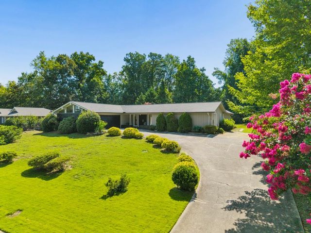 746 Hillwood Drive, Marietta, GA 30068