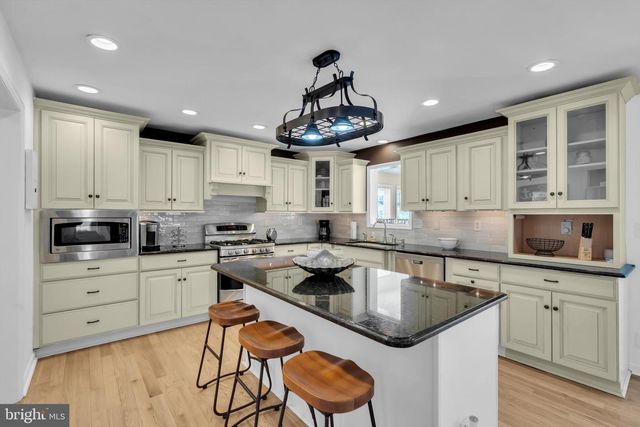 44 CLAUDIA LANE, Manahawkin, NJ 08050