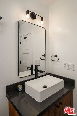 415 Montana Avenue 107, Santa Monica, CA 90403