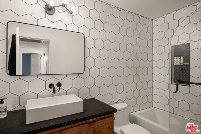 415 Montana Avenue 107, Santa Monica, CA 90403
