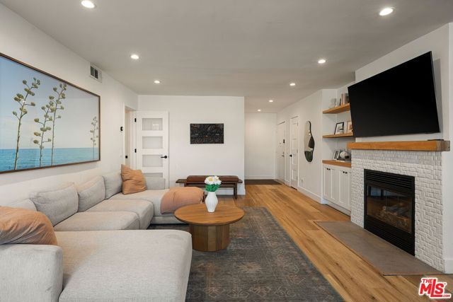 415 Montana Avenue 107, Santa Monica, CA 90403