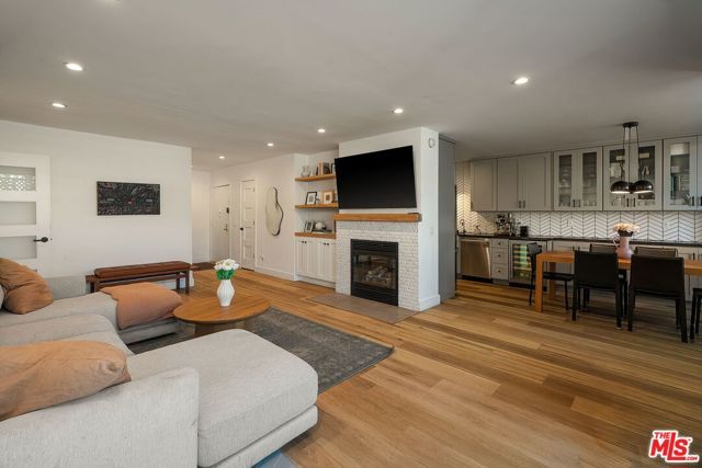 415 Montana Avenue 107, Santa Monica, CA 90403