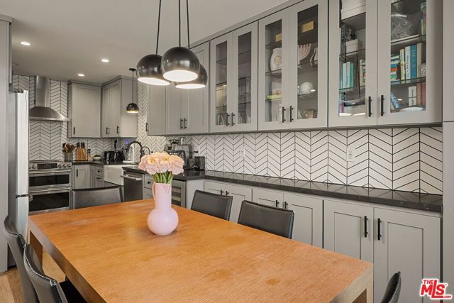 415 Montana Avenue 107, Santa Monica, CA 90403