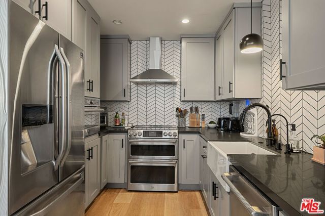 415 Montana Avenue 107, Santa Monica, CA 90403