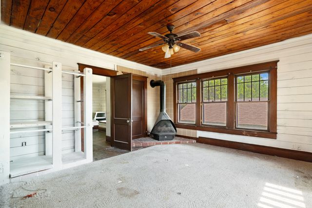 903 4th Street SW, Paris, TX 75460