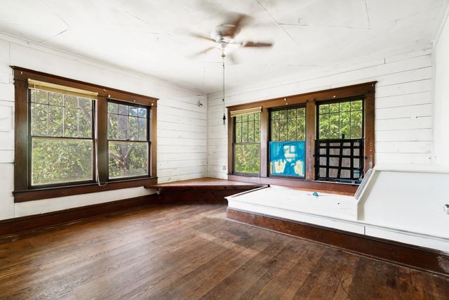 903 4th Street SW, Paris, TX 75460