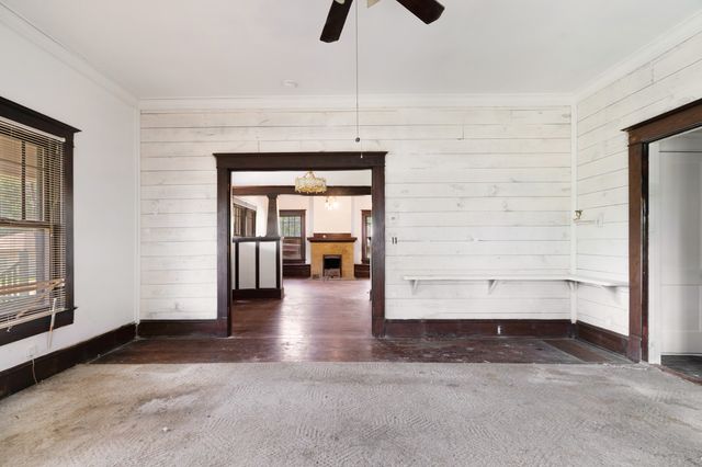 903 4th Street SW, Paris, TX 75460