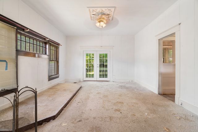 903 4th Street SW, Paris, TX 75460