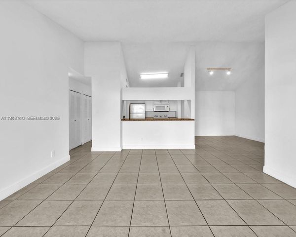 15770 SW 106th Ter 303, Miami, FL 33196