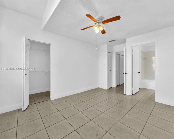 15770 SW 106th Ter 303, Miami, FL 33196