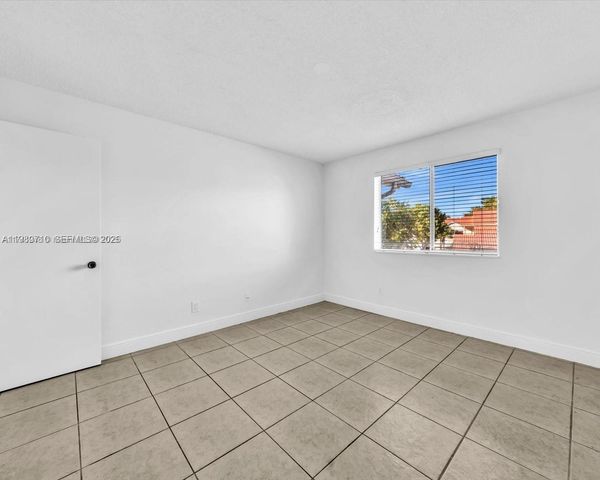 15770 SW 106th Ter 303, Miami, FL 33196