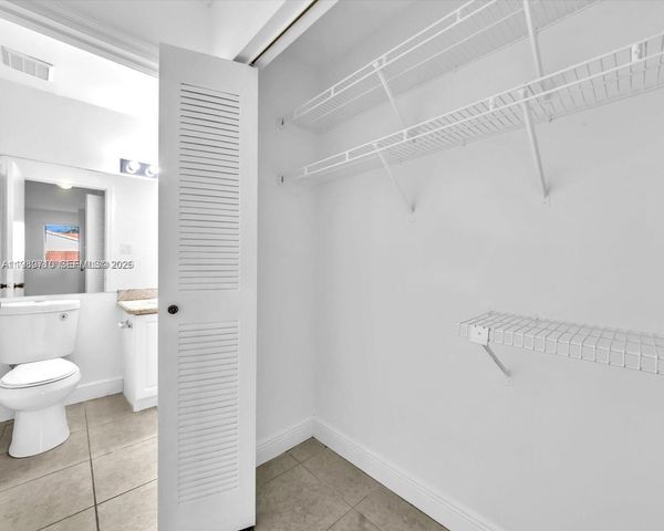 15770 SW 106th Ter 303, Miami, FL 33196