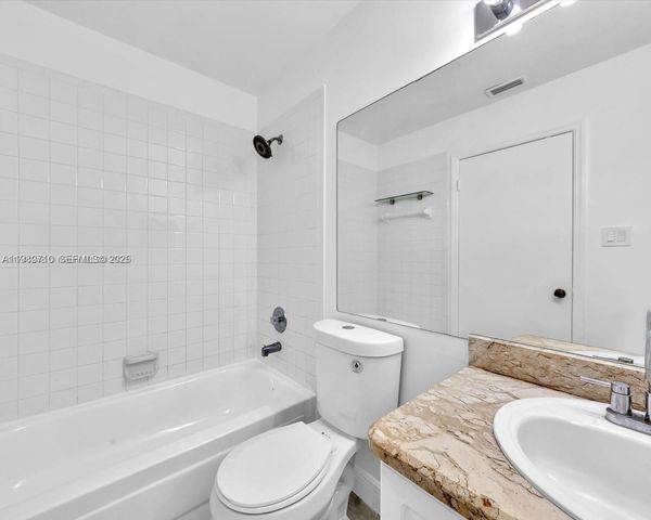 15770 SW 106th Ter 303, Miami, FL 33196