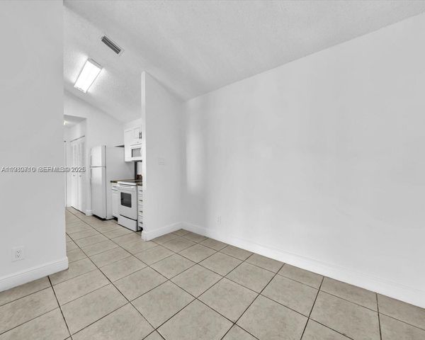 15770 SW 106th Ter 303, Miami, FL 33196