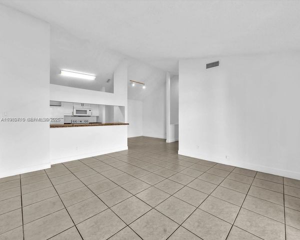 15770 SW 106th Ter 303, Miami, FL 33196