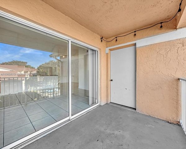 15770 SW 106th Ter 303, Miami, FL 33196