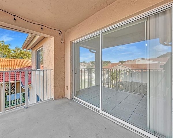 15770 SW 106th Ter 303, Miami, FL 33196