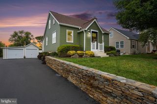 758 N HOUCKSVILLE RD, Hampstead, MD 21074