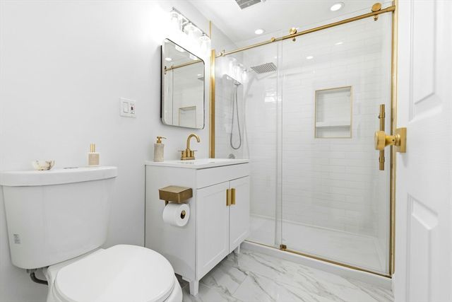 206 Rock St M7, Norwood, MA 02062